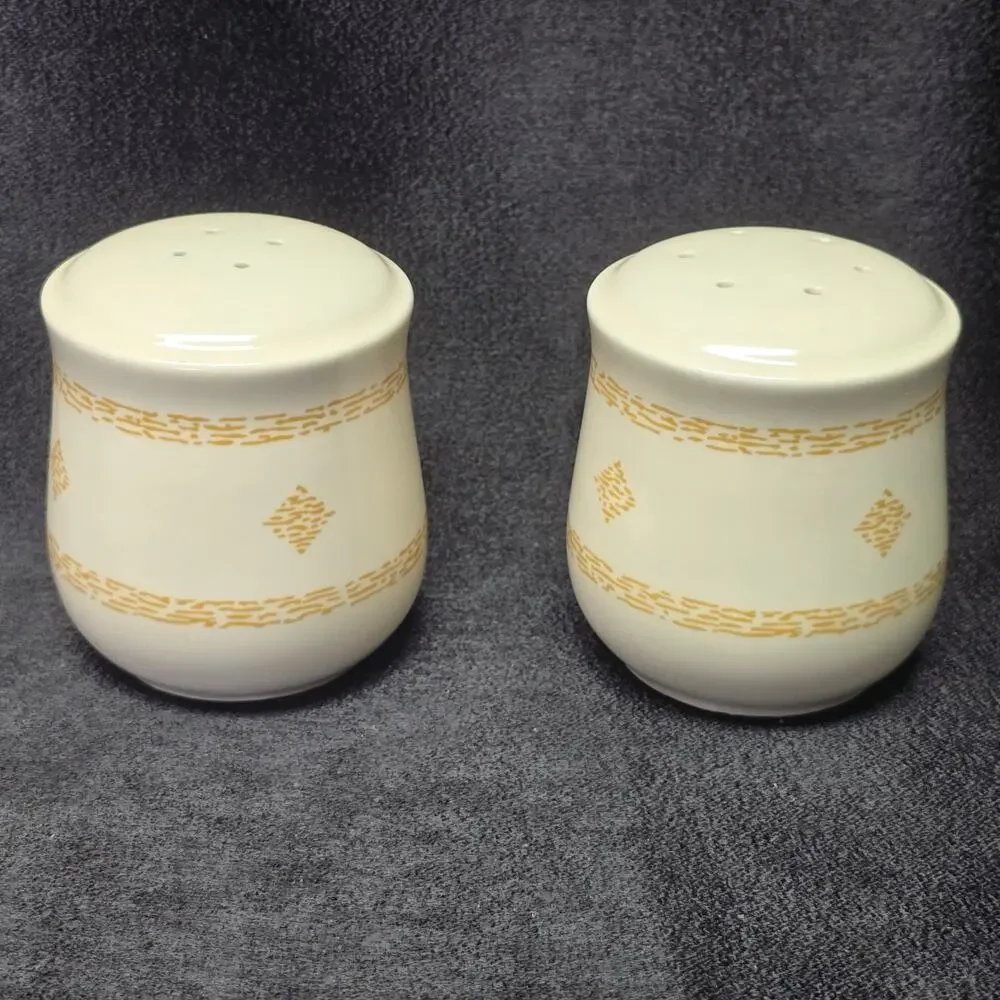 Vintage Mirage Corelle by Corning Salt & Pepper Shaker Made In Japan